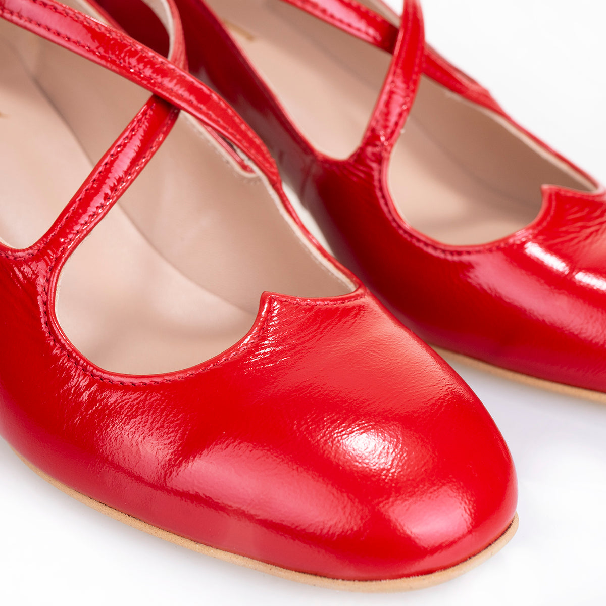 ЕЛЕГАНТНИ ОБУВКИ VALENTINA