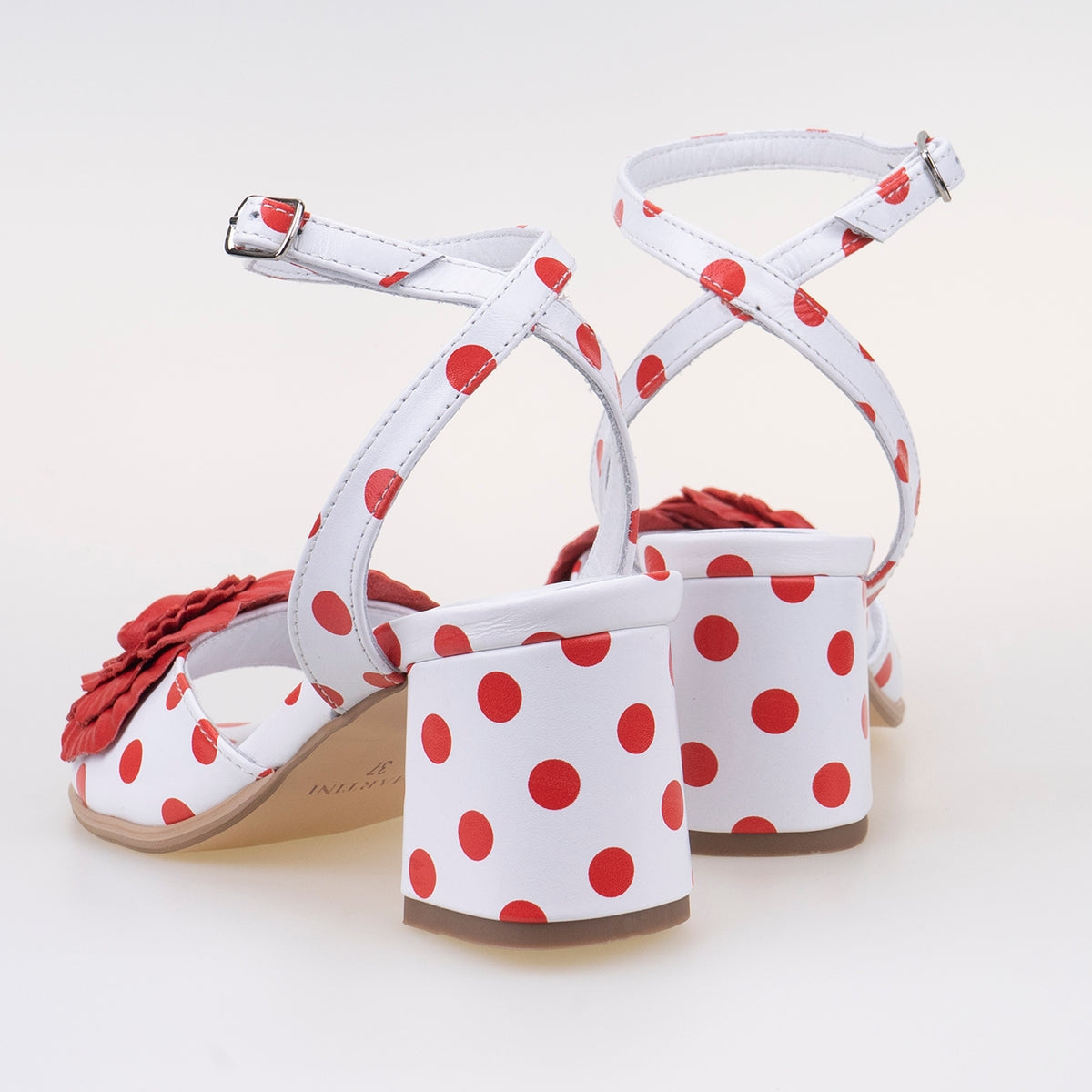 ДИЗАЙНЕРСКИ САНДАЛИ ELLY