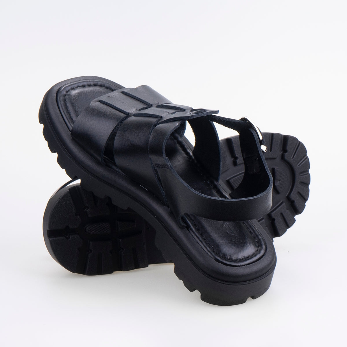 ДАМСКИ САНДАЛИ AMAHLE