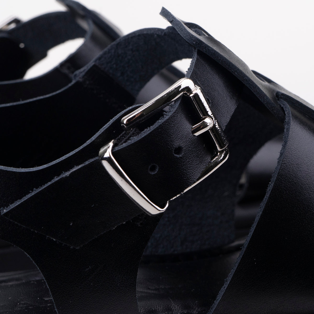 ДАМСКИ САНДАЛИ AMAHLE